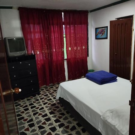 Hostal La 18 Pereira Extérieur photo